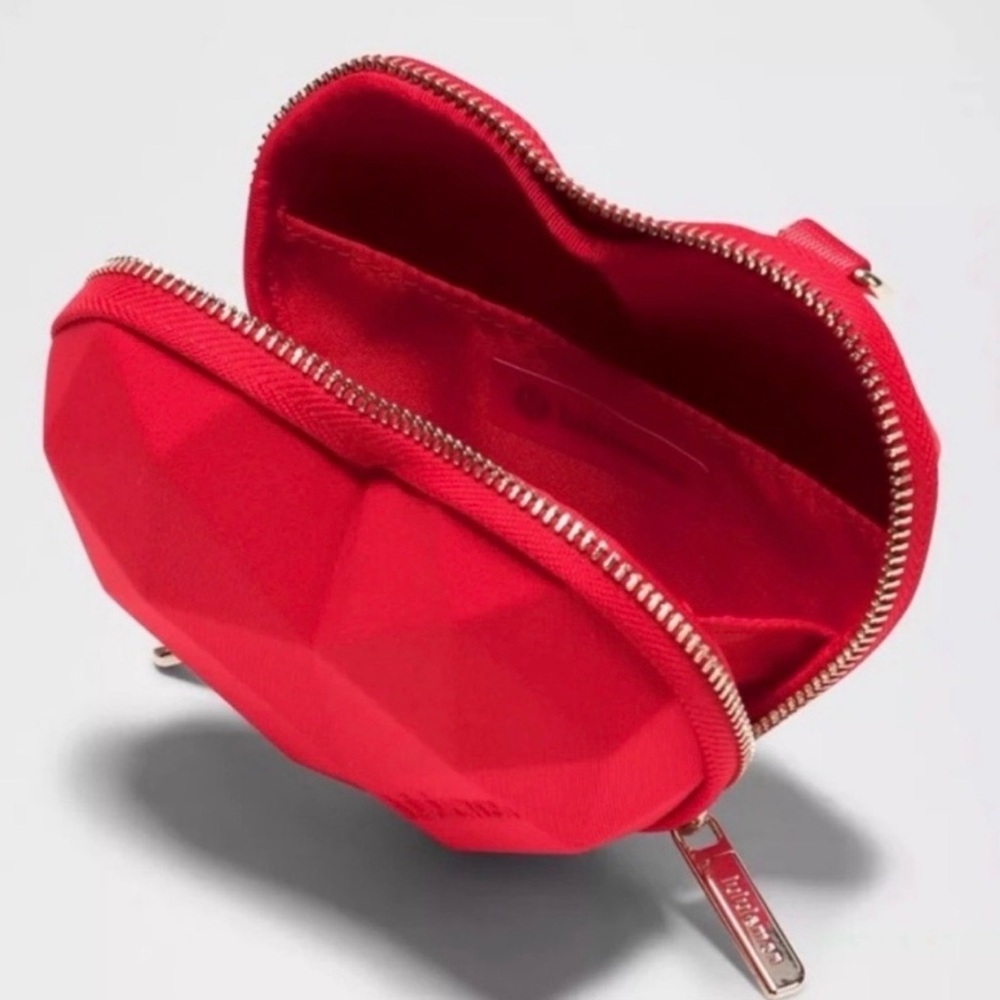 NWT! Lululemon Heart Wristlet Oxford Red - Picture 9 of 15